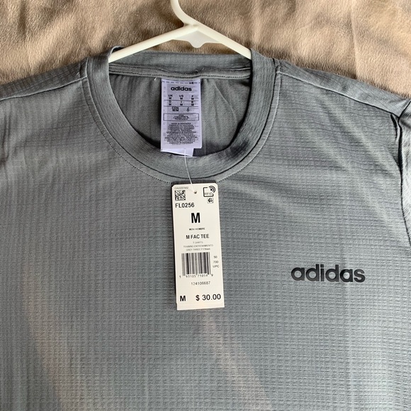 NWT Adidas T-Shirt - Picture 3 of 6